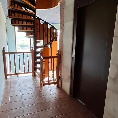 De 3*