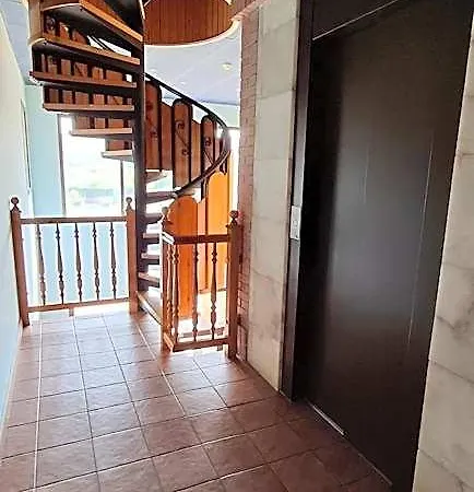 De 3*